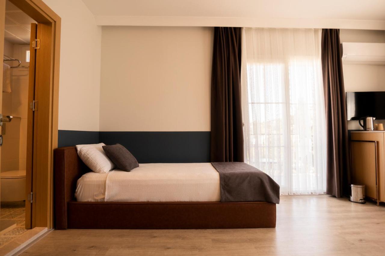 Urla 1867 Hotel Илдир Экстерьер фото