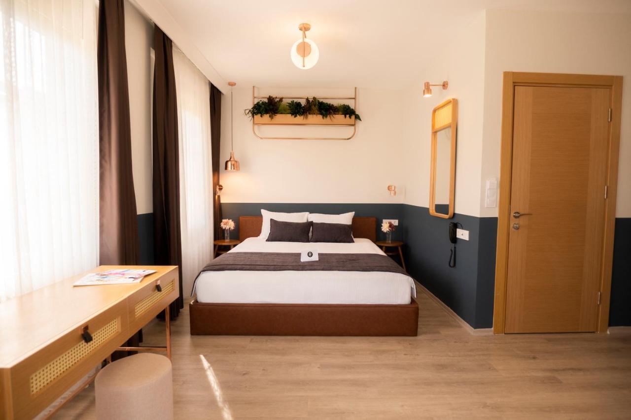 Urla 1867 Hotel Илдир Экстерьер фото