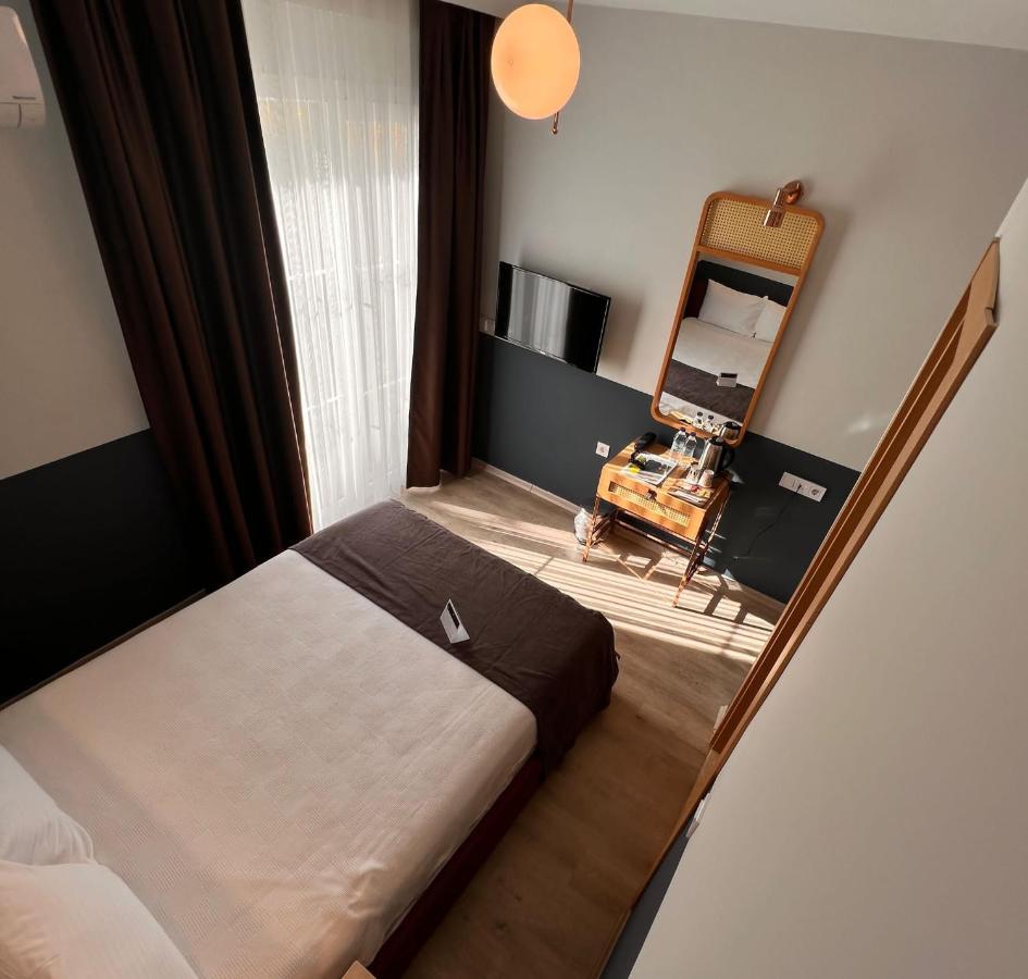 Urla 1867 Hotel Илдир Экстерьер фото
